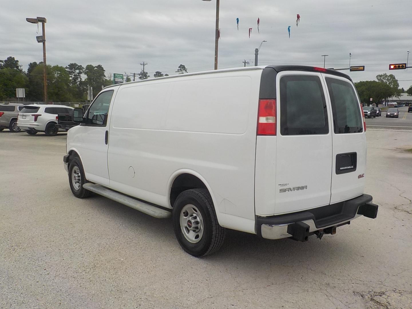 2017 White /Gray GMC Savana (1GTW7AFF8H1) with an 4.8L V8 engine, Automatic transmission, located at 1617 W Church Street, Livingston, TX, 77351, (936) 327-3600, 30.710995, -94.951157 - Hard to find work van here! This is a great value for somebody looking for a cargo van! Extremely clean for what it is! - Photo#5